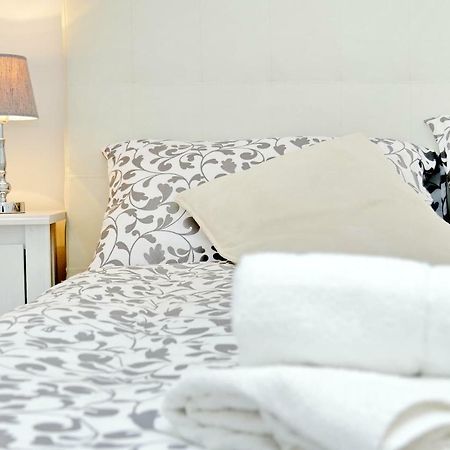 Bbhome Trastevere Station White Chic Apartment Рим Екстериор снимка