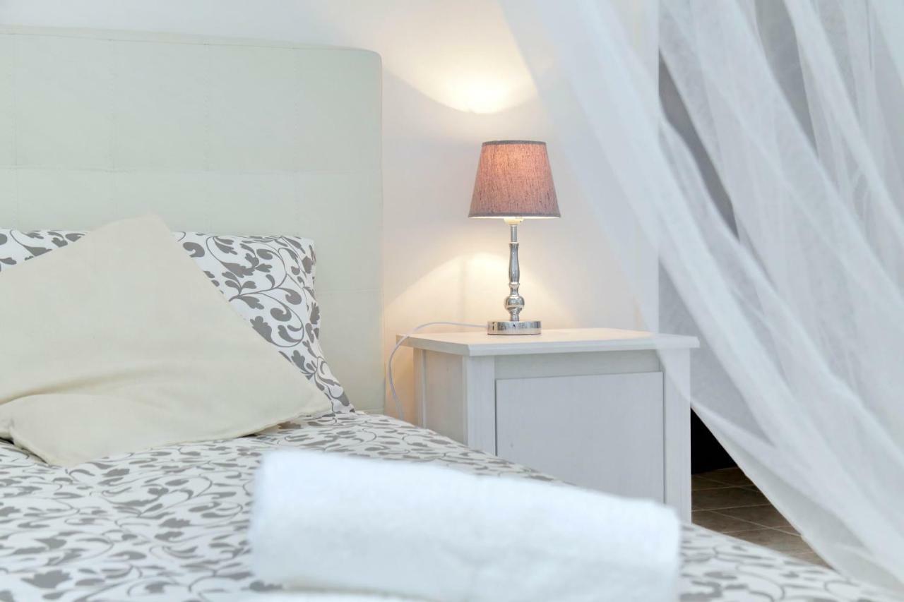 Bbhome Trastevere Station White Chic Apartment Рим Екстериор снимка